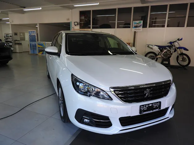 PEUGEOT 308 1.2 Turbo 110CV Allure