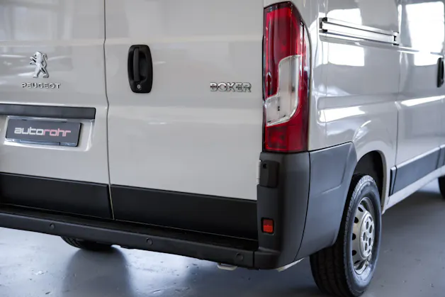 PEUGEOT Boxer 330 L1H1 2.2 BlueHDi 120 Premium S/S