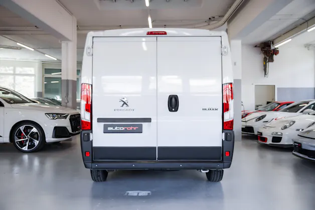 PEUGEOT Boxer 330 L1H1 2.2 BlueHDi 120 Premium S/S