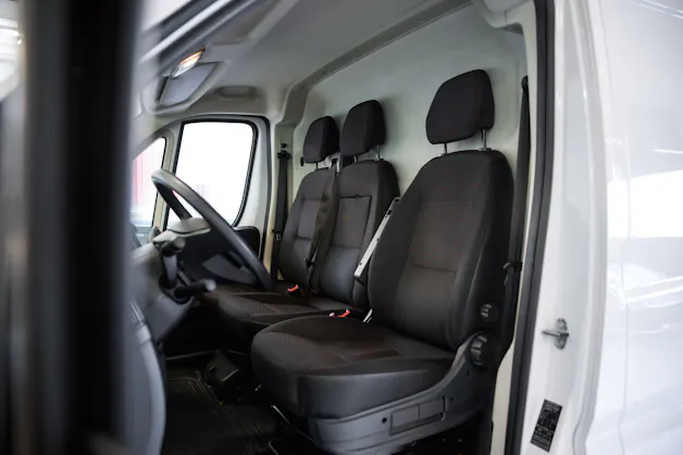 PEUGEOT Boxer 330 L1H1 2.2 BlueHDi 120 Premium S/S