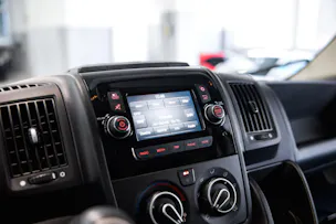 PEUGEOT Boxer 330 L1H1 2.2 BlueHDi 120 Premium S/S