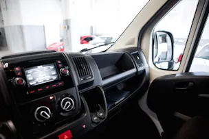 PEUGEOT Boxer 330 L1H1 2.2 BlueHDi 120 Premium S/S