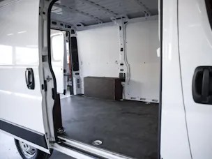 PEUGEOT Boxer 330 L1H1 2.2 BlueHDi 120 Premium S/S