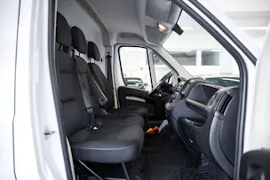 PEUGEOT Boxer 330 L1H1 2.2 BlueHDi 120 Premium S/S