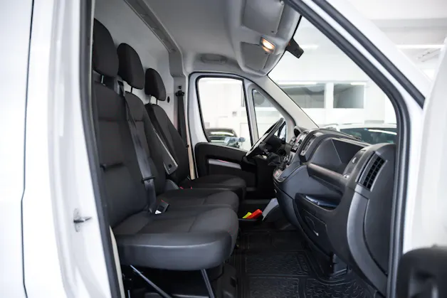PEUGEOT Boxer 330 L1H1 2.2 BlueHDi 120 Premium S/S