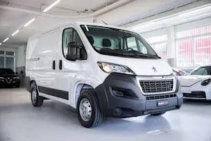 PEUGEOT Boxer 330 L1H1 2.2 BlueHDi 120 Premium S/S
