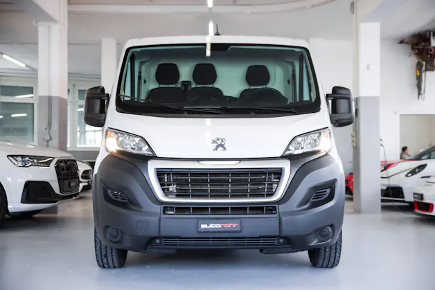 PEUGEOT Boxer 330 L1H1 2.2 BlueHDi 120 Premium S/S