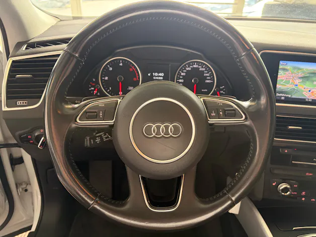 AUDI Q5 2.0 TDI quattro S-tronic | CH | Designpaket Sport | Adaptiv Tempomat | DAB | 19" | AMBITION | Xenon Plus |