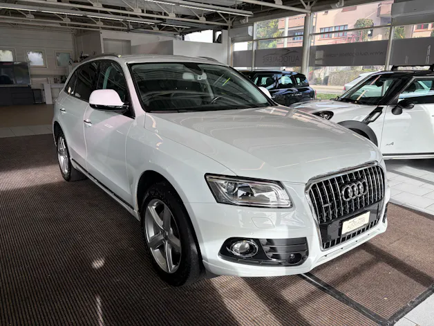 AUDI Q5 2.0 TDI quattro S-tronic | CH | Designpaket Sport | Adaptiv Tempomat | DAB | 19" | AMBITION | Xenon Plus |