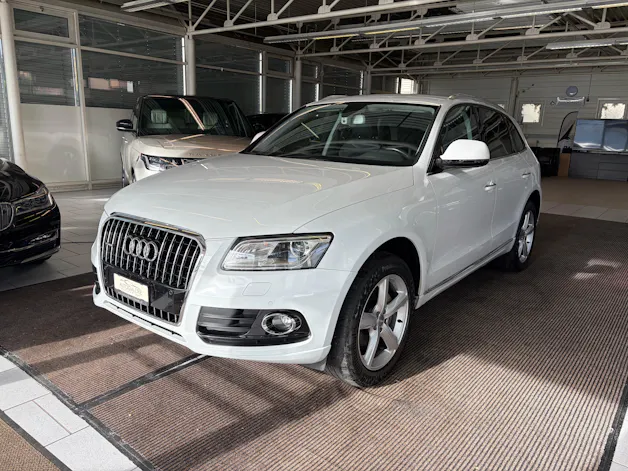 AUDI Q5 2.0 TDI quattro S-tronic | CH | Designpaket Sport | Adaptiv Tempomat | DAB | 19" | AMBITION | Xenon Plus |