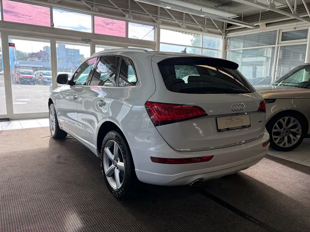 AUDI Q5 2.0 TDI quattro S-tronic | CH | Designpaket Sport | Adaptiv Tempomat | DAB | 19" | AMBITION | Xenon Plus |