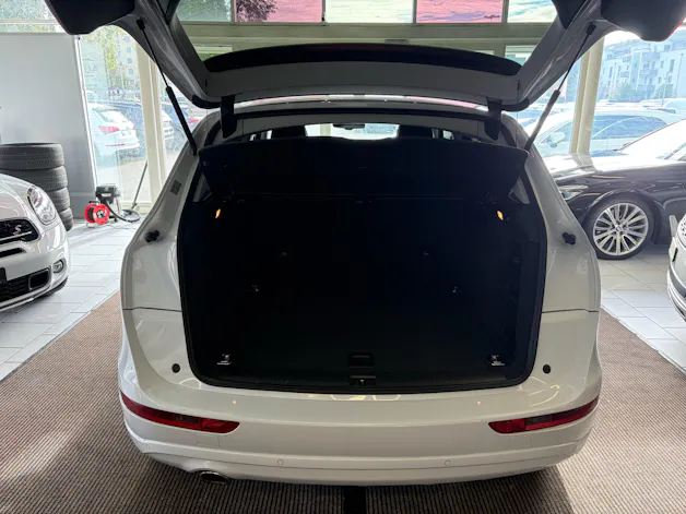 AUDI Q5 2.0 TDI quattro S-tronic | CH | Designpaket Sport | Adaptiv Tempomat | DAB | 19" | AMBITION | Xenon Plus |