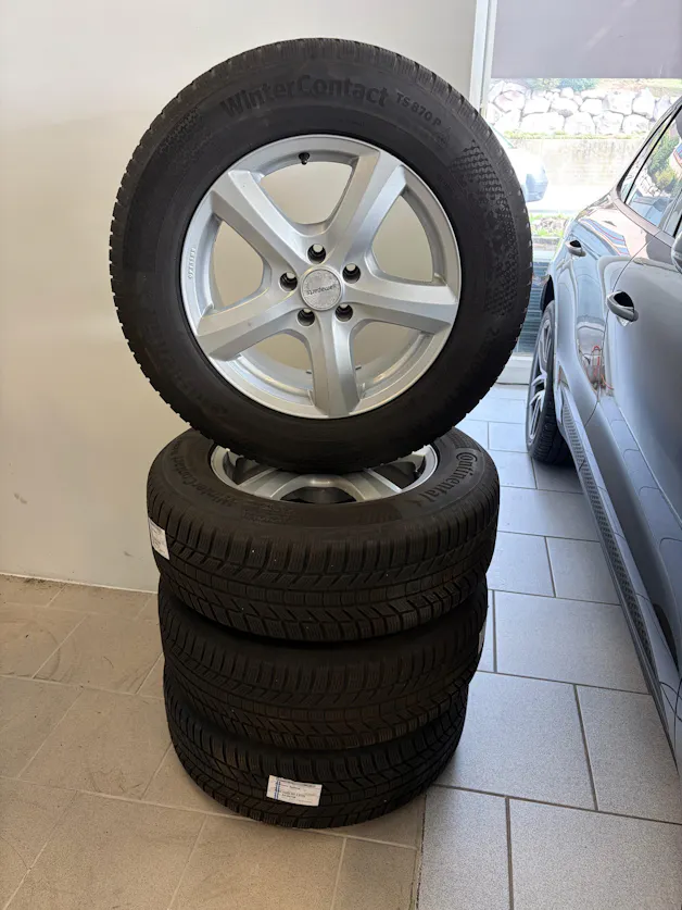 AUDI Q5 2.0 TDI quattro S-tronic | CH | Designpaket Sport | Adaptiv Tempomat | DAB | 19" | AMBITION | Xenon Plus |