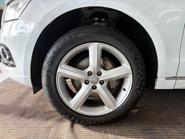 AUDI Q5 2.0 TDI quattro S-tronic | CH | Designpaket Sport | Adaptiv Tempomat | DAB | 19" | AMBITION | Xenon Plus |