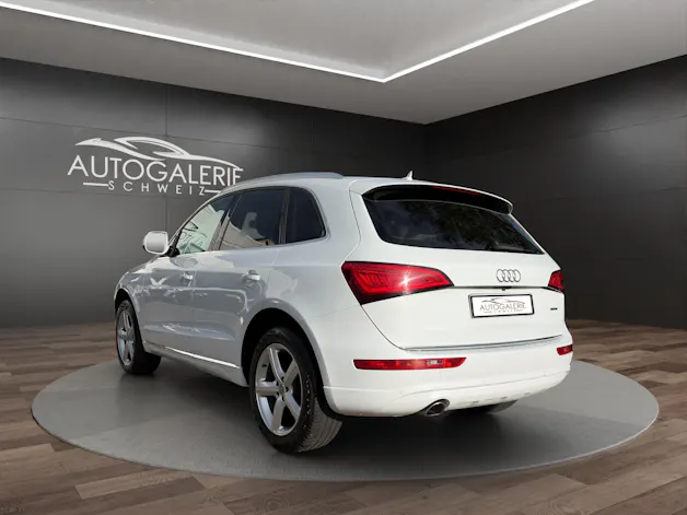 AUDI Q5 2.0 TDI quattro S-tronic | CH | Designpaket Sport | Adaptiv Tempomat | DAB | 19" | AMBITION | Xenon Plus |