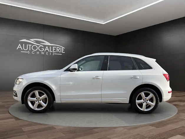 AUDI Q5 2.0 TDI quattro S-tronic | CH | Designpaket Sport | Adaptiv Tempomat | DAB | 19" | AMBITION | Xenon Plus |