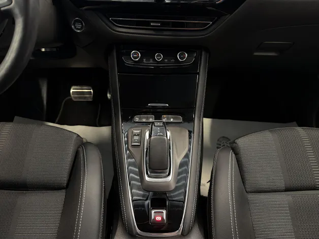 OPEL Grandland 1.6 Hybrid Elegance Automatik