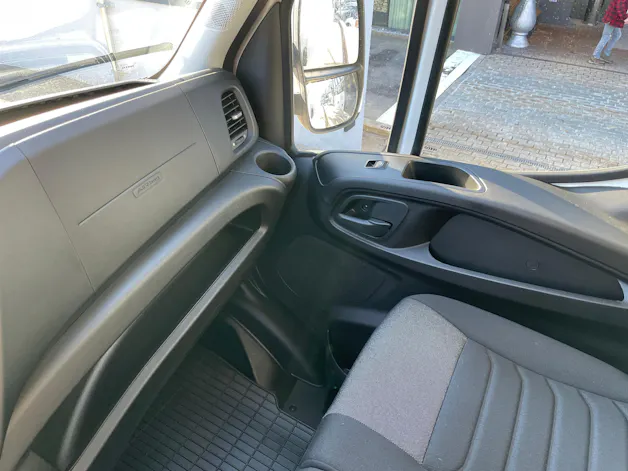 IVECO Daily 35 S 18H A8 für Durchlader einsetzbar