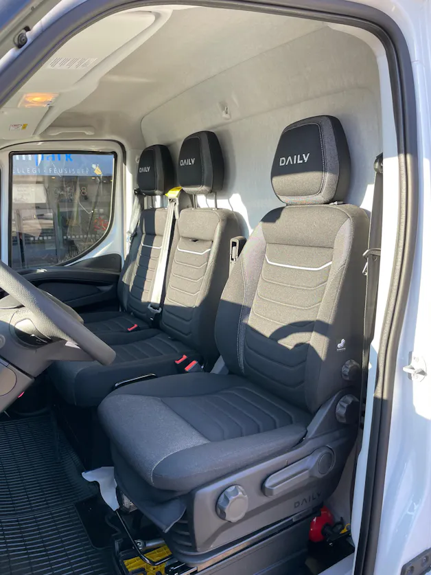 IVECO Daily 35 S 18H A8 für Durchlader einsetzbar
