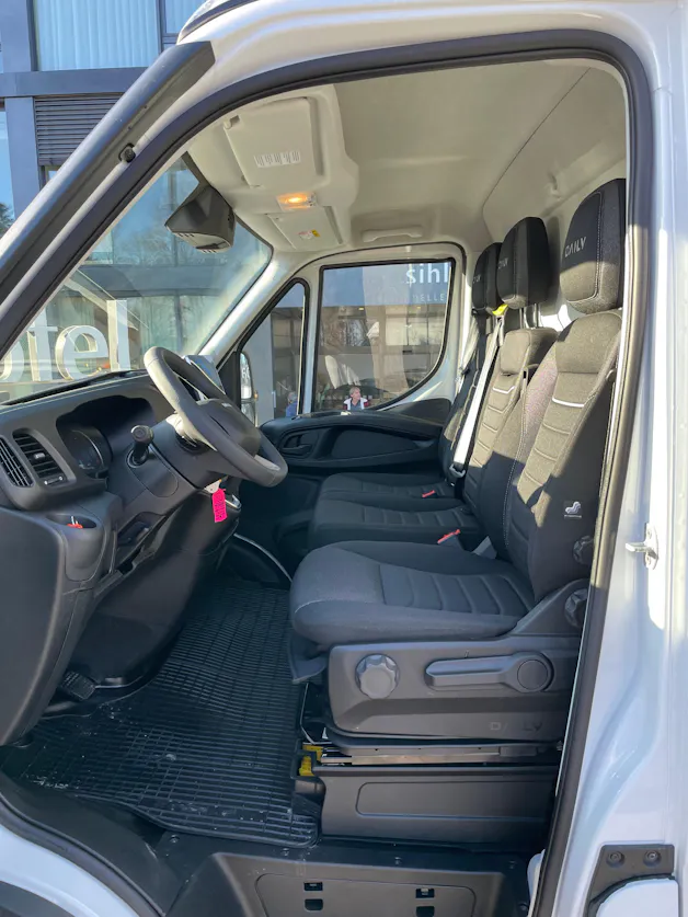 IVECO Daily 35 S 18H A8 für Durchlader einsetzbar