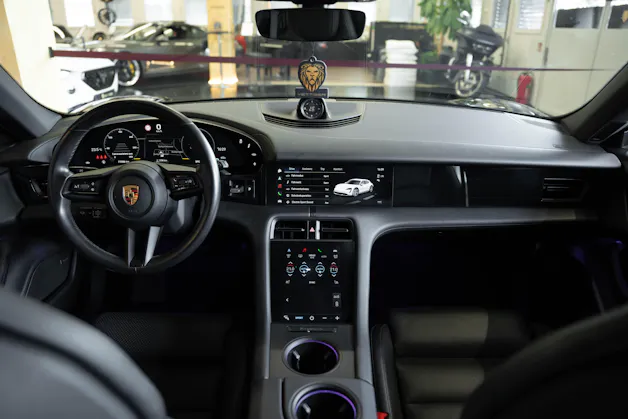 PORSCHE Taycan 4 Cross Turismo