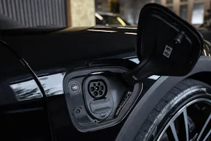 PORSCHE Taycan 4 Cross Turismo