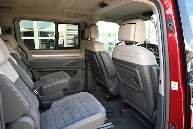 VW Multivan 2.0 TDI Style DSG Lang 7-Plätzer + AHK 2000kg + Standheizung