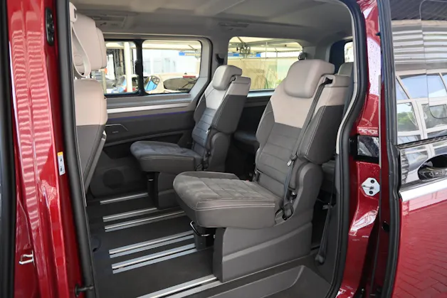 VW Multivan 2.0 TDI Style DSG Lang 7-Plätzer + AHK 2000kg + Standheizung