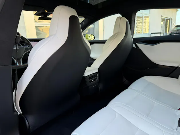 Tesla Model S Maximale-Reichweite * Raven *
