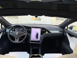 Tesla Model S Maximale-Reichweite * Raven *