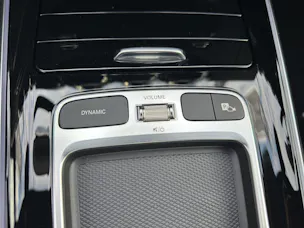 MERCEDES-BENZ GLA 200 Night Star 7G-DCT