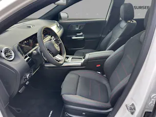 MERCEDES-BENZ GLA 200 Night Star 7G-DCT