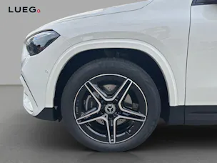 MERCEDES-BENZ GLA 200 Night Star 7G-DCT