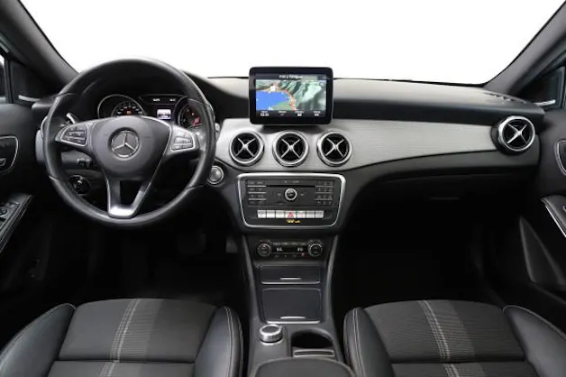 MERCEDES-BENZ GLA 220 d Urban