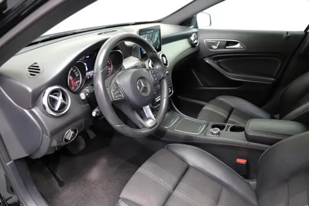 MERCEDES-BENZ GLA 220 d Urban