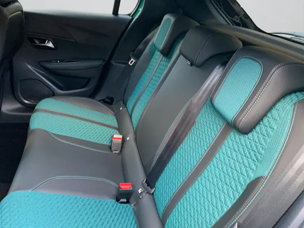 PEUGEOT 208 1.2 Hybrid Envy