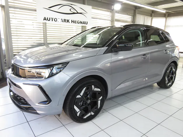 OPEL Grandland 1.6 Hybrid 4x4 GSe Automat