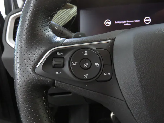 OPEL Grandland 1.6 Hybrid 4x4 GSe Automat