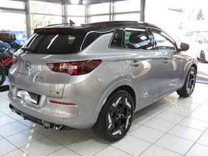OPEL Grandland 1.6 Hybrid 4x4 GSe Automat