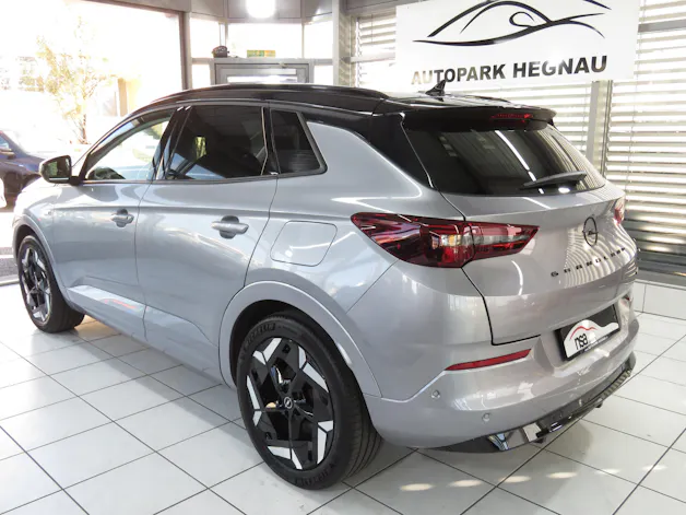 OPEL Grandland 1.6 Hybrid 4x4 GSe Automat