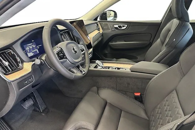 VOLVO XC60 T6 eAWD PluginHybrid Plus Dark Geartronic