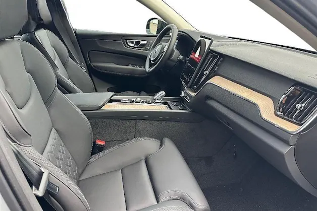 VOLVO XC60 T6 eAWD PluginHybrid Plus Dark Geartronic