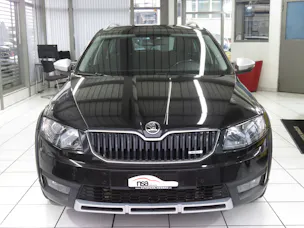 SKODA Octavia Combi 2.0 TDI Scout 4x4 DSG (Automat, AHK 1.8 t)