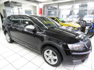 SKODA Octavia Combi 2.0 TDI Scout 4x4 DSG (Automat, AHK 1.8 t)