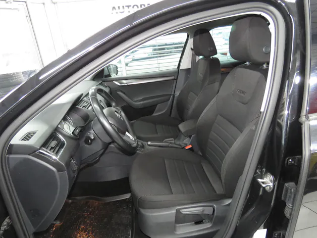 SKODA Octavia Combi 2.0 TDI Scout 4x4 DSG (Automat, AHK 1.8 t)