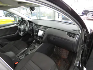 SKODA Octavia Combi 2.0 TDI Scout 4x4 DSG (Automat, AHK 1.8 t)