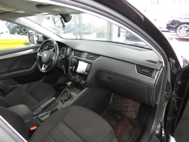 SKODA Octavia Combi 2.0 TDI Scout 4x4 DSG (Automat, AHK 1.8 t)