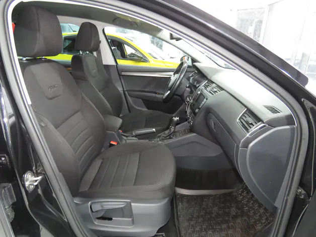 SKODA Octavia Combi 2.0 TDI Scout 4x4 DSG (Automat, AHK 1.8 t)