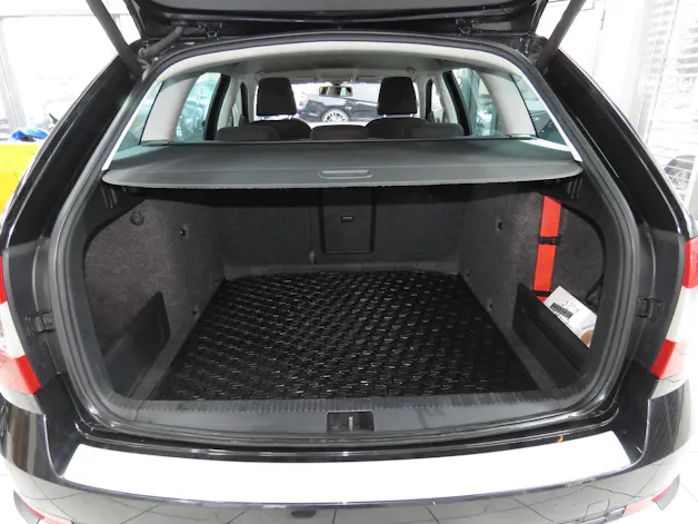 SKODA Octavia Combi 2.0 TDI Scout 4x4 DSG (Automat, AHK 1.8 t)