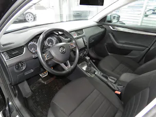 SKODA Octavia Combi 2.0 TDI Scout 4x4 DSG (Automat, AHK 1.8 t)